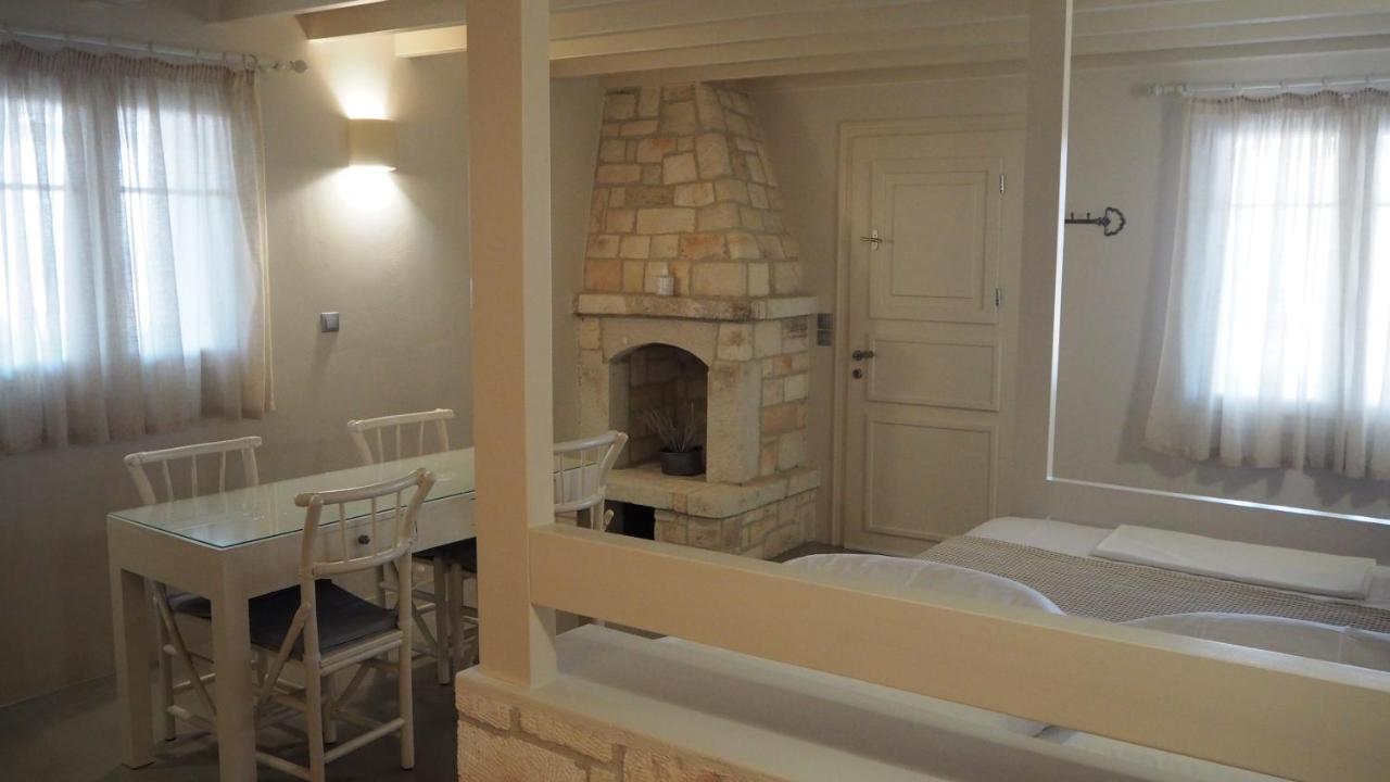 Ataraxia- Stonebuilt Studios And Apartments Kímolos Екстериор снимка