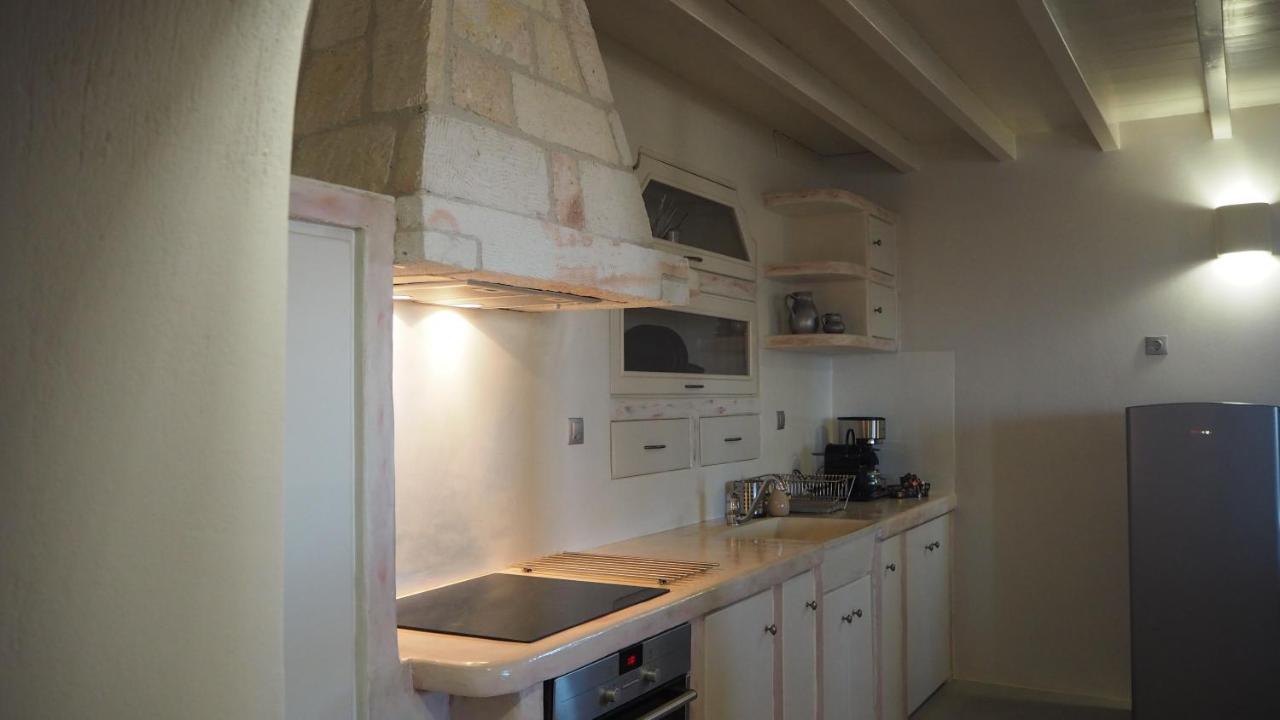 Ataraxia- Stonebuilt Studios And Apartments Kímolos Екстериор снимка