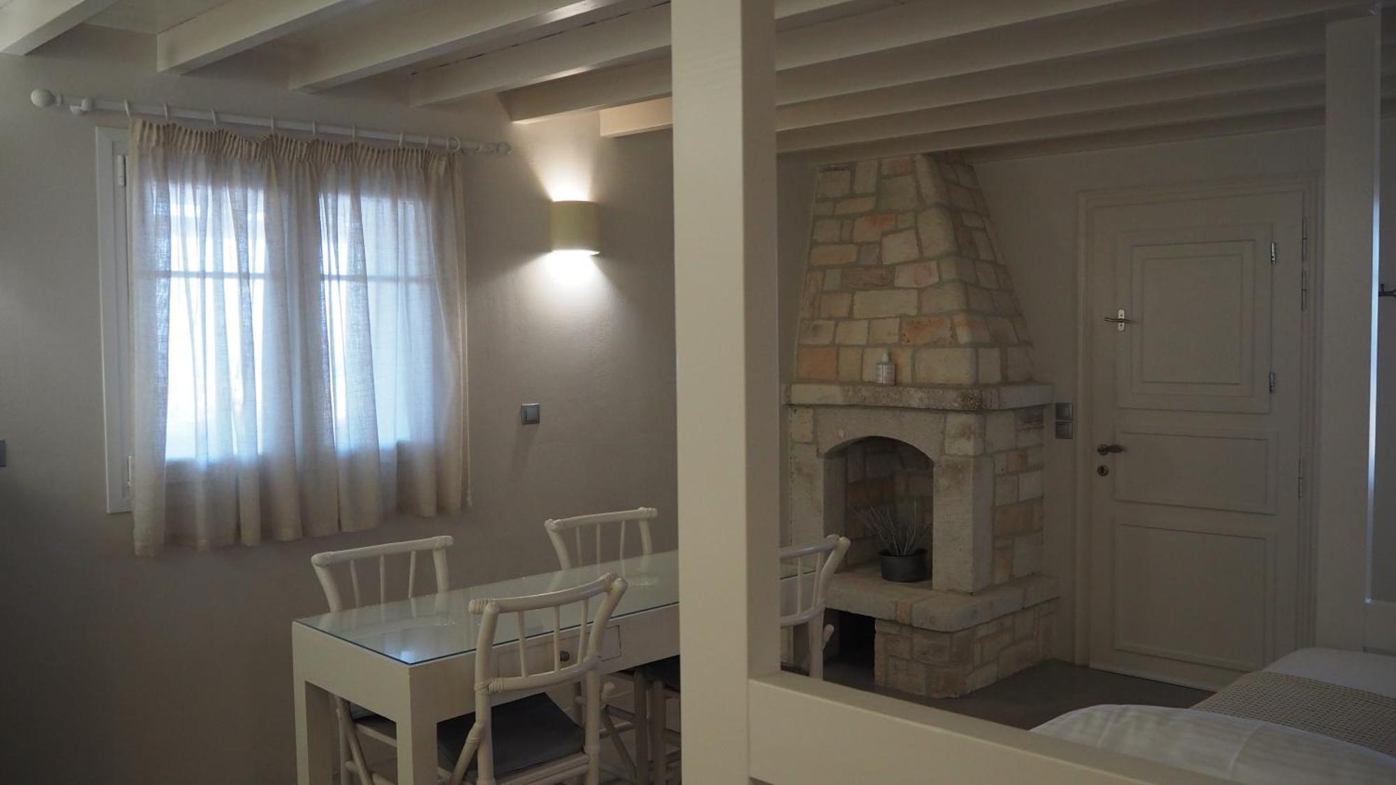 Ataraxia- Stonebuilt Studios And Apartments Kímolos Стая снимка